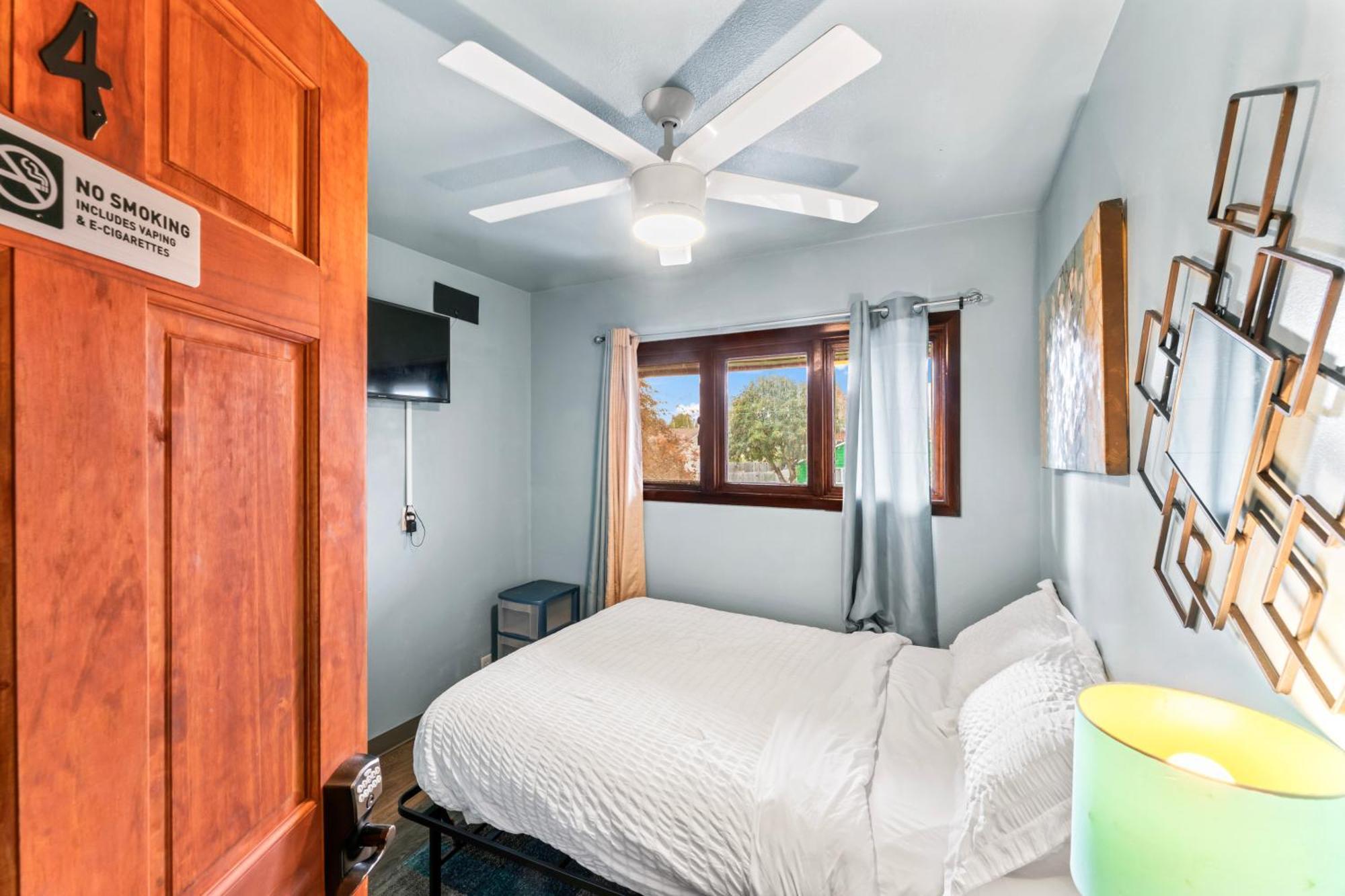 Compact, Comfortable And Cozy Too 安克拉治 外观 照片