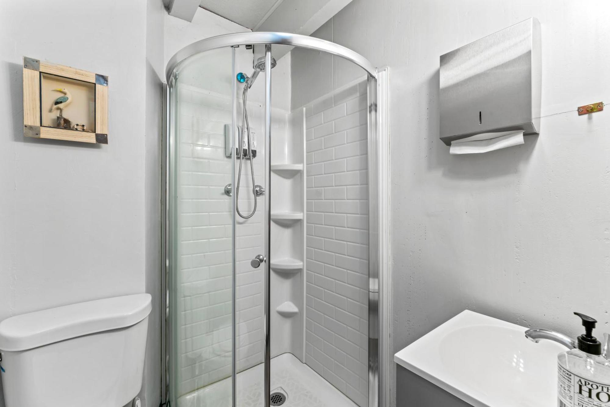 Compact, Comfortable And Cozy Too 安克拉治 外观 照片